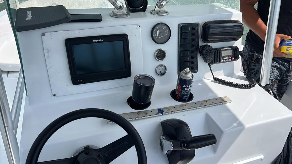 28ft Robalo Center Console