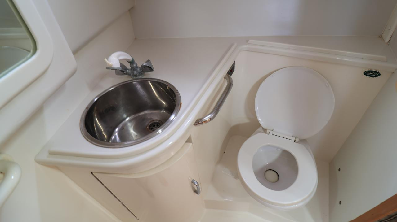 35ft Cabo Express Washroom