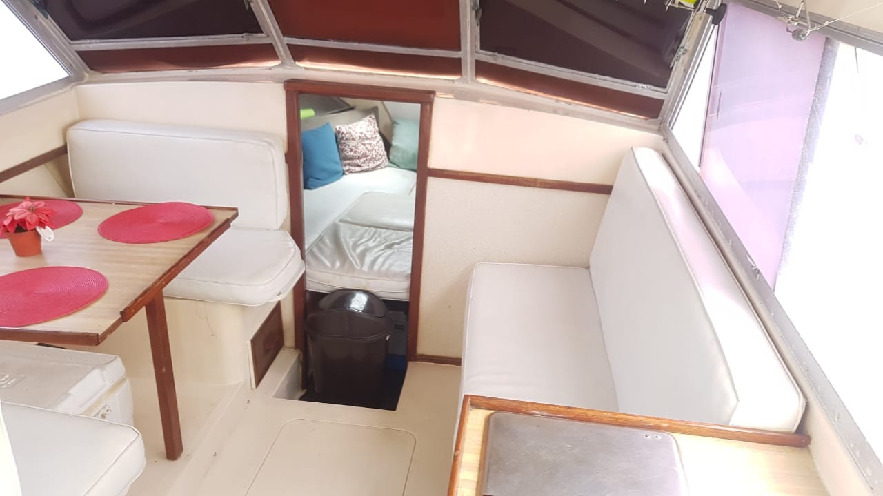 32' Phoenix  Lounge
